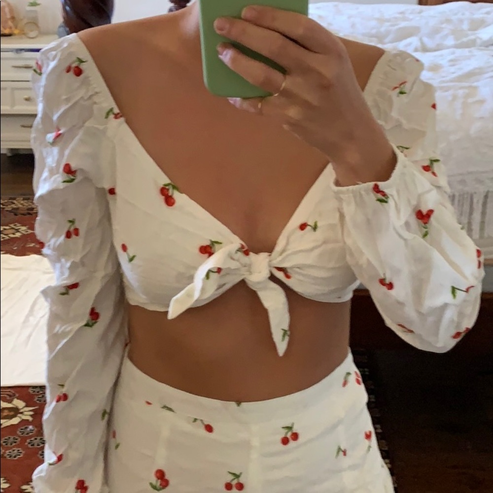Matching Cherry Set - Picture 2 of 2